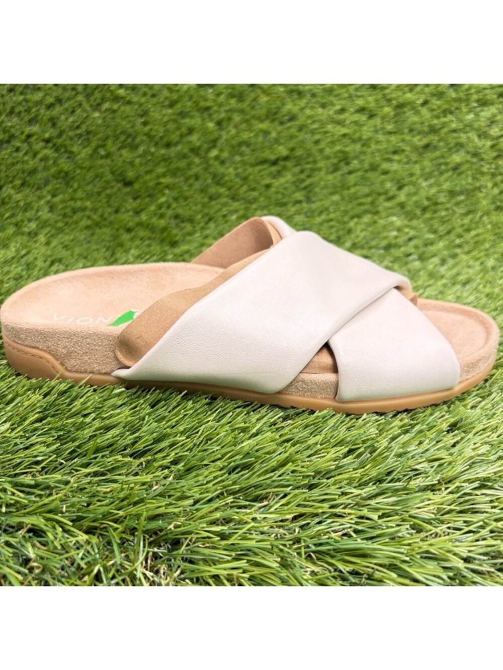 Vionic Etna Womens Size 6D Cream Brown Beach Outdoor Leather Slide Sandals